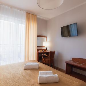 Standard Zimmer mit Kingsize-Bett